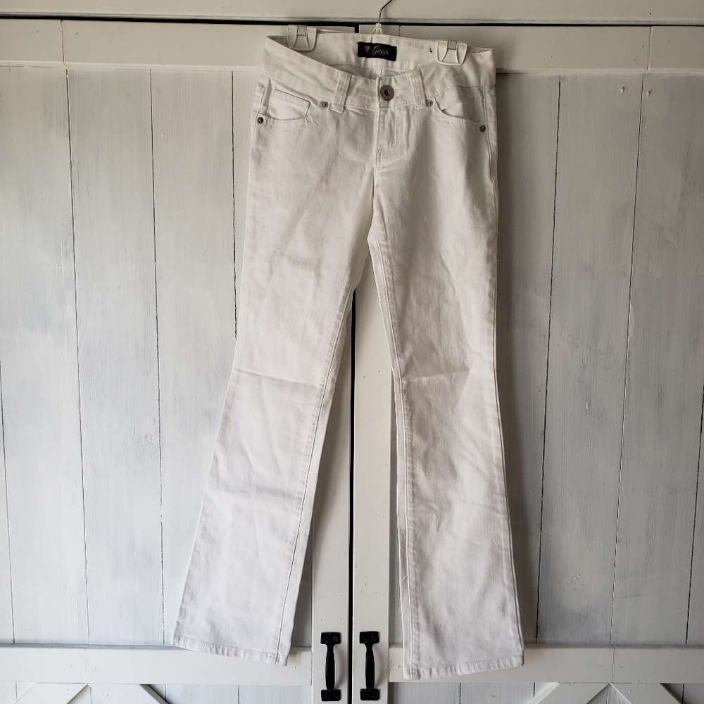 White guess jeans
